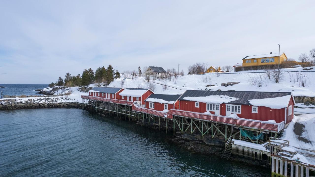 The Tide - Rorbuer Hotel Sorvagen Exterior photo