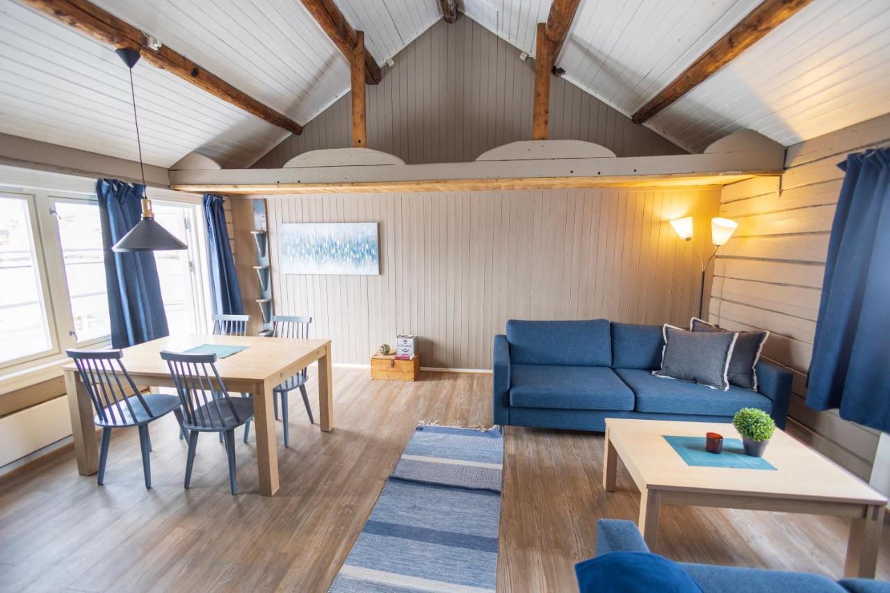 The Tide - Rorbuer Hotel Sorvagen Exterior photo