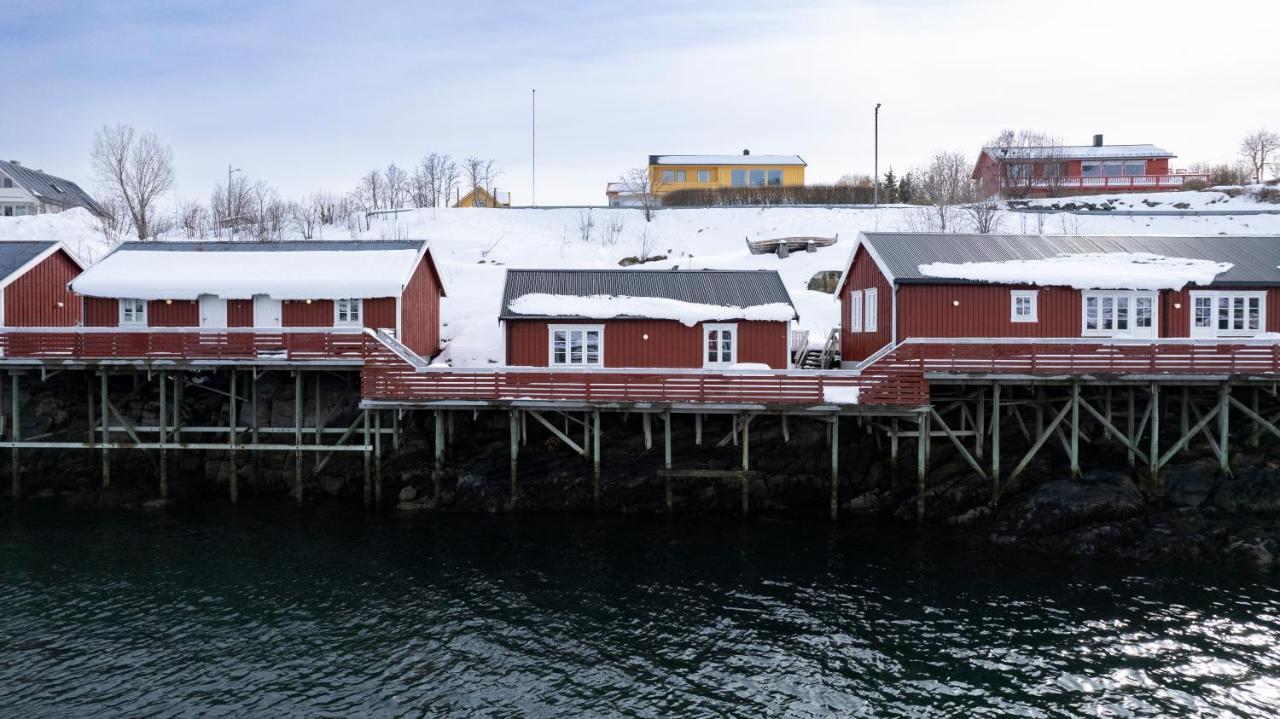 The Tide - Rorbuer Hotel Sorvagen Exterior photo
