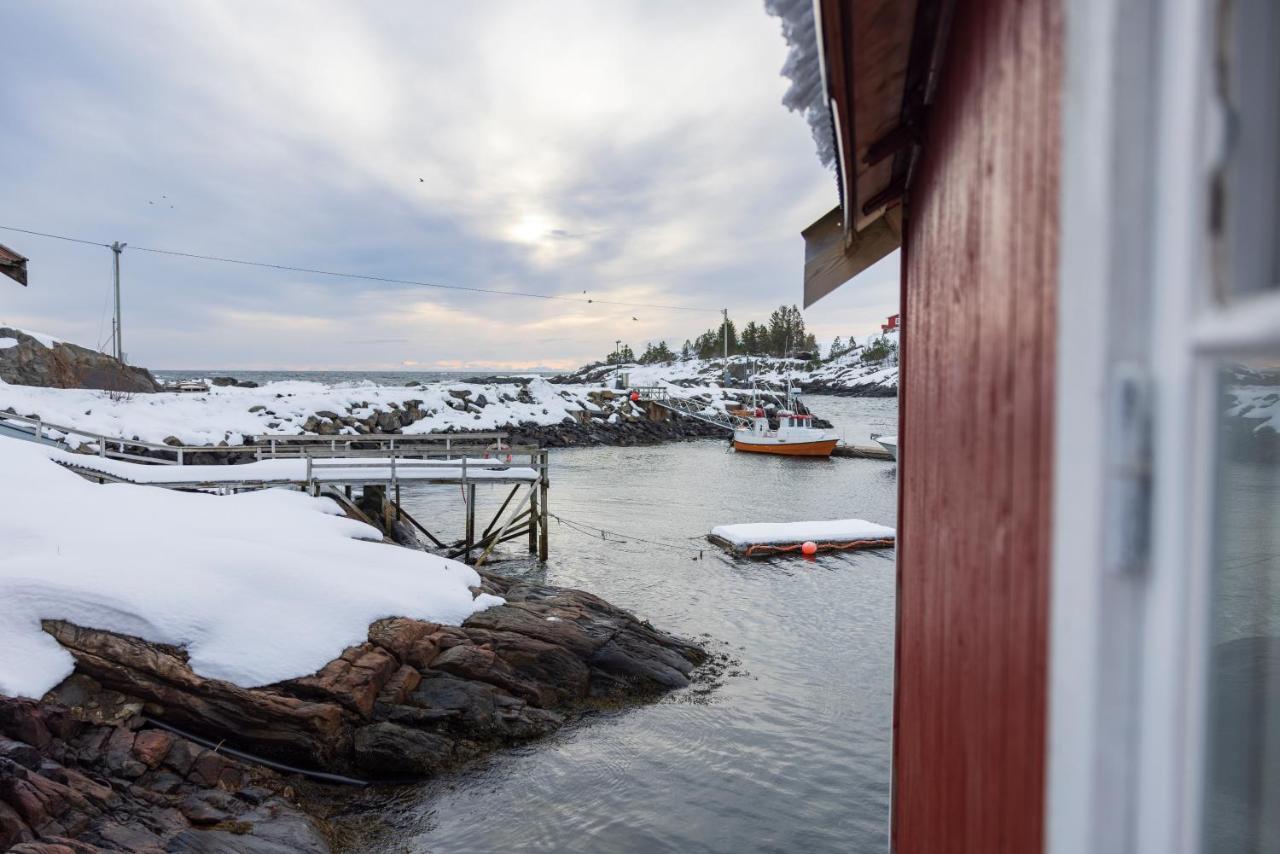 The Tide - Rorbuer Hotel Sorvagen Exterior photo