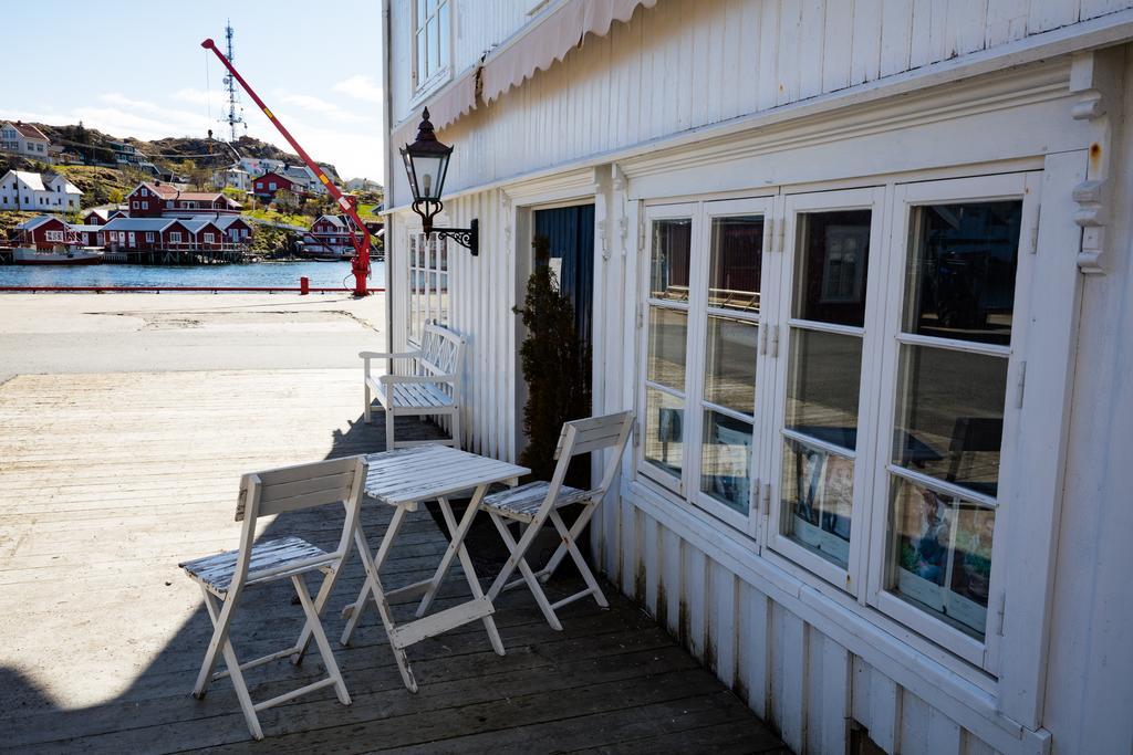 The Tide - Rorbuer Hotel Sorvagen Exterior photo